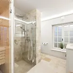 Dansk Skuul Haus 4 *
