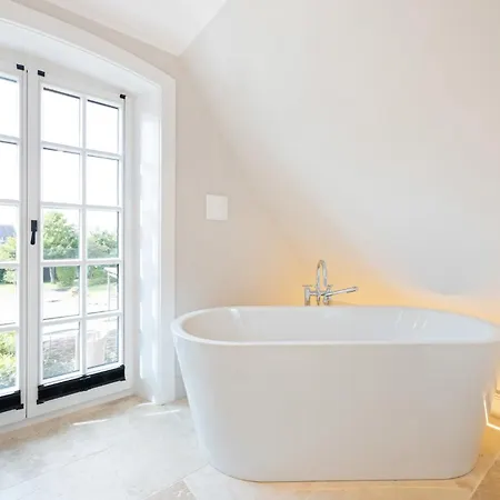 Dansk Skuul Haus 4 *