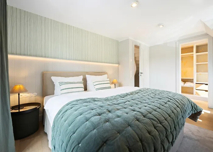 Dansk Skuul Haus 4 * List